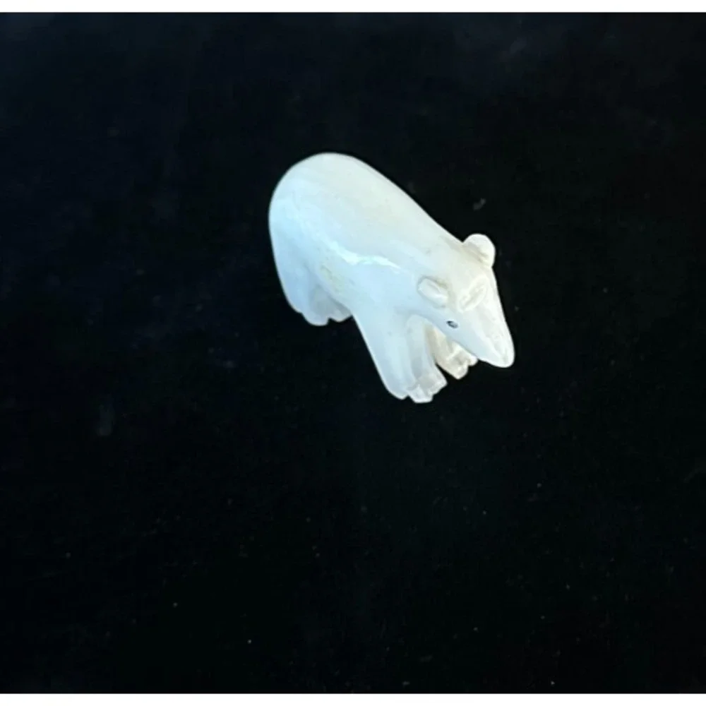 Vintage Native Zuni Tribal Carved Stone White Bear Signed Fetish Sculpture 1.75" - Picture 2 of 8
